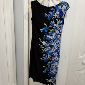 Womens Gently Preloved Floral Print Dress with extreme Stretch Best fits a sz 10
